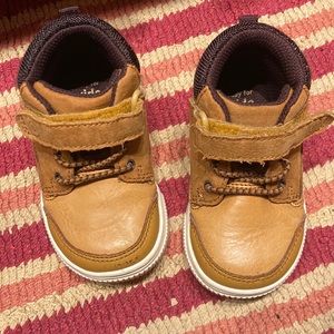 Stride Rite Booker Tan Shoe Sneaker size 5.5 baby toddler machine washable